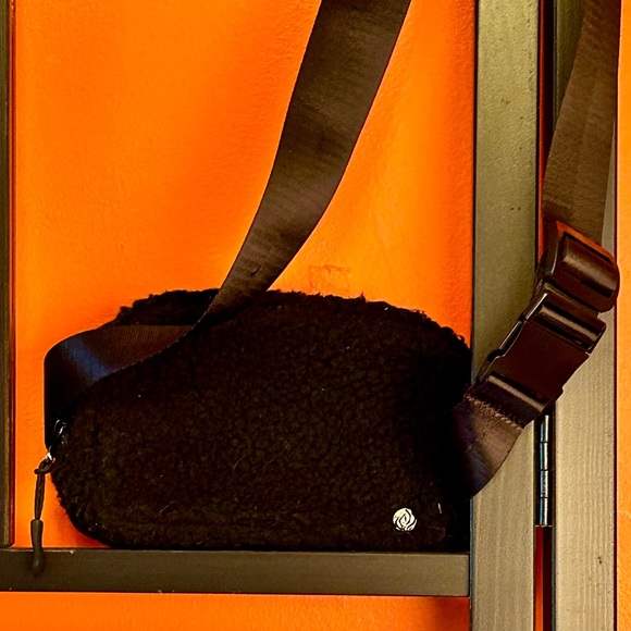 The Unbranded Brand Other - Sherpa Belt Bag Fanny Pack